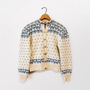 Traditional Vintage Scandinavian Style Fair Isle Ski Cardigan
